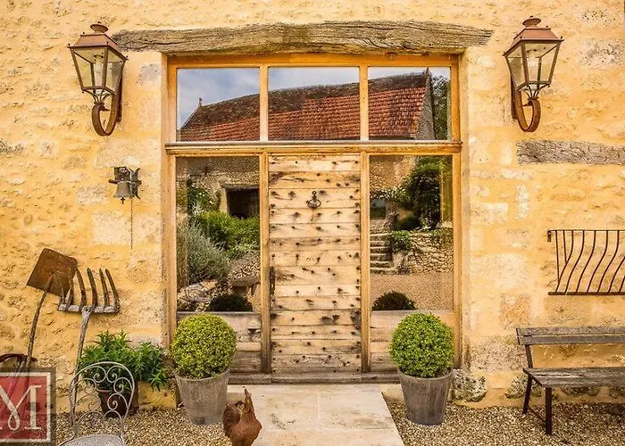 Le Manoir De Beauregard Alojamento de Acomodação e Pequeno-almoço Clermont-de-Beauregard