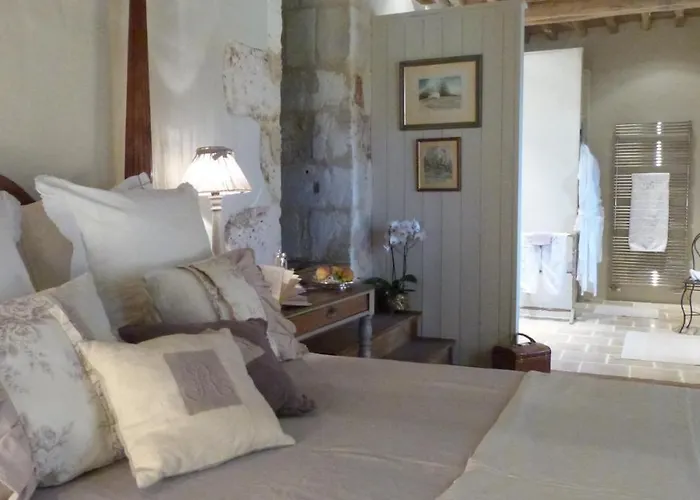 Le Manoir De Beauregard Alojamento de Acomodação e Pequeno-almoço Clermont-de-Beauregard